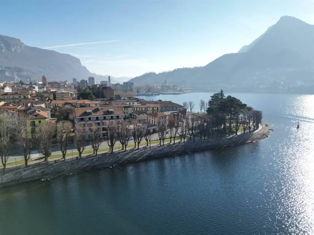 Appartamento in vendita a Lecco, Centro, Lungolago - foto 2