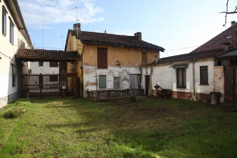 Rustico/Casale in vendita a Rosate - foto 1