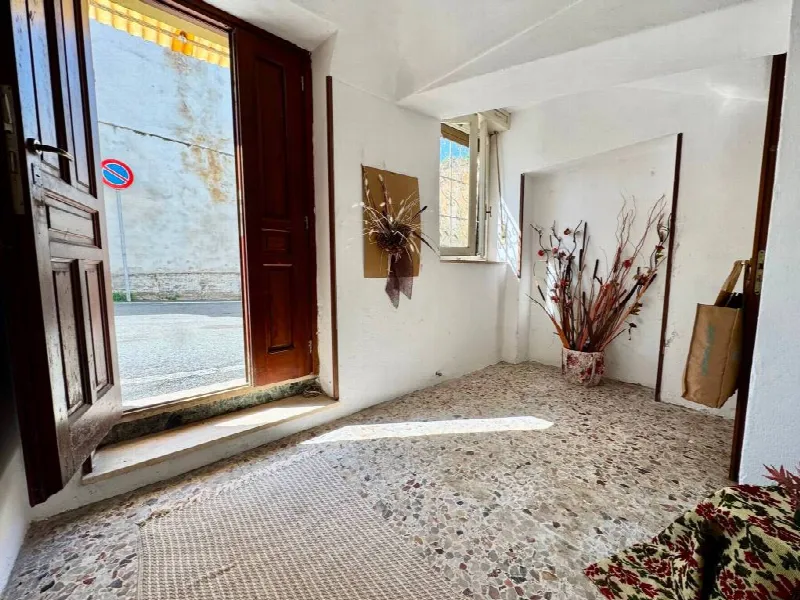 Casa Indipendente in vendita a Rive - foto 1