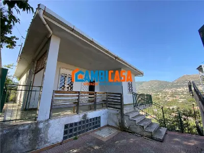 Villa in vendita ad Altofonte - foto 1