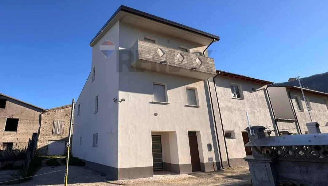 Casa Indipendente in vendita a L'Aquila, Sant'elia, Bazzano, Bagno, Monticchio - foto 2
