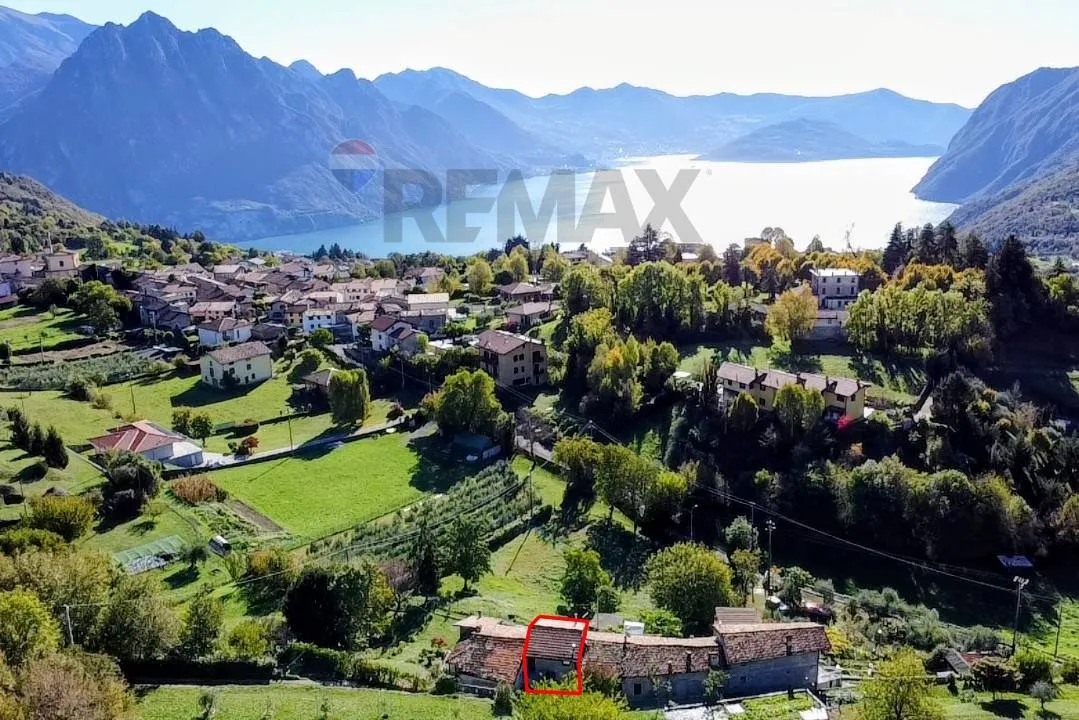 Casa Indipendente in vendita a Solto Collina - foto 2