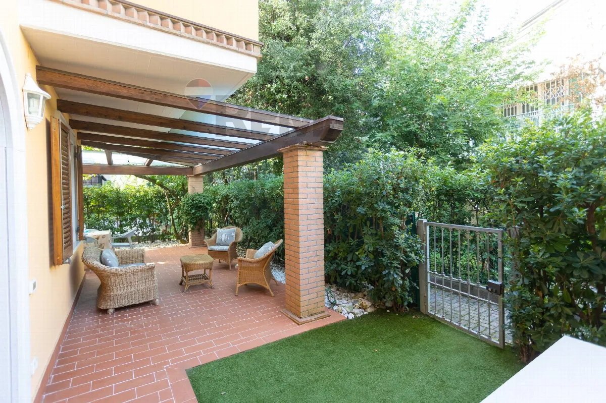 Casa Indipendente in vendita a Massa, Marina Di Massa - foto 3