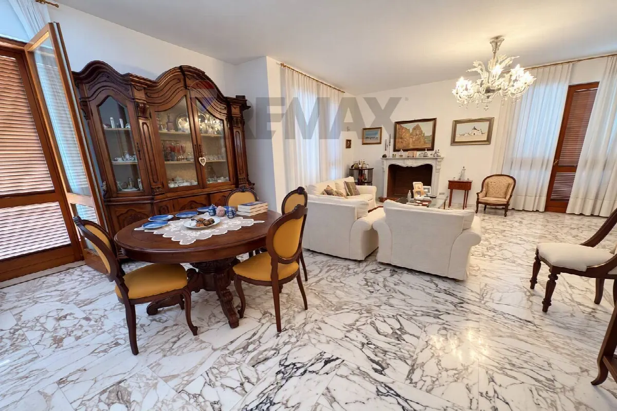 Villa in vendita a Lizzanello - foto 2