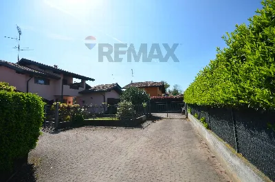 Villa in vendita a Pombia - foto 1