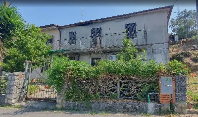 Casa Indipendente a Massa