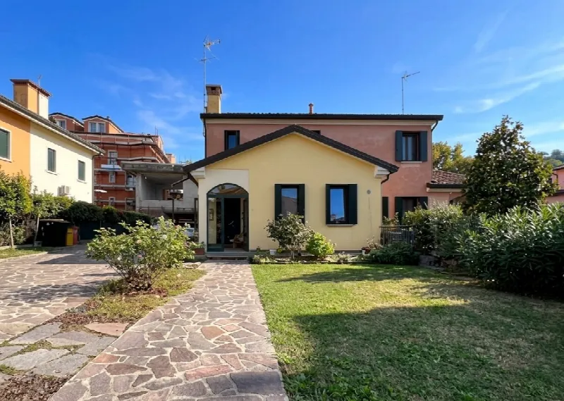 Casa Indipendente in vendita ad Adria - foto 1
