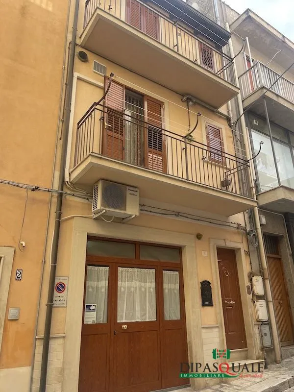 Casa Indipendente in vendita a Ragusa, Ibla, Centro, San Luigi, Archimede - foto 1