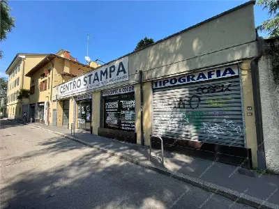 Palazzo/Stabile a Milano