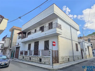 Casa Indipendente a Adelfia