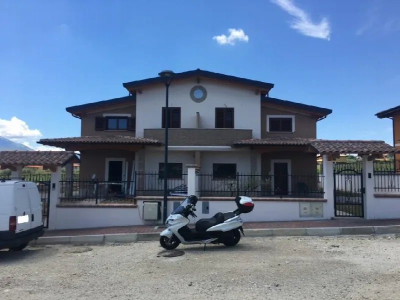 Villa in vendita a Rosciano - foto 1
