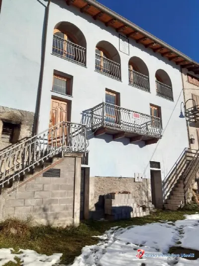 Casa Indipendente a Monno