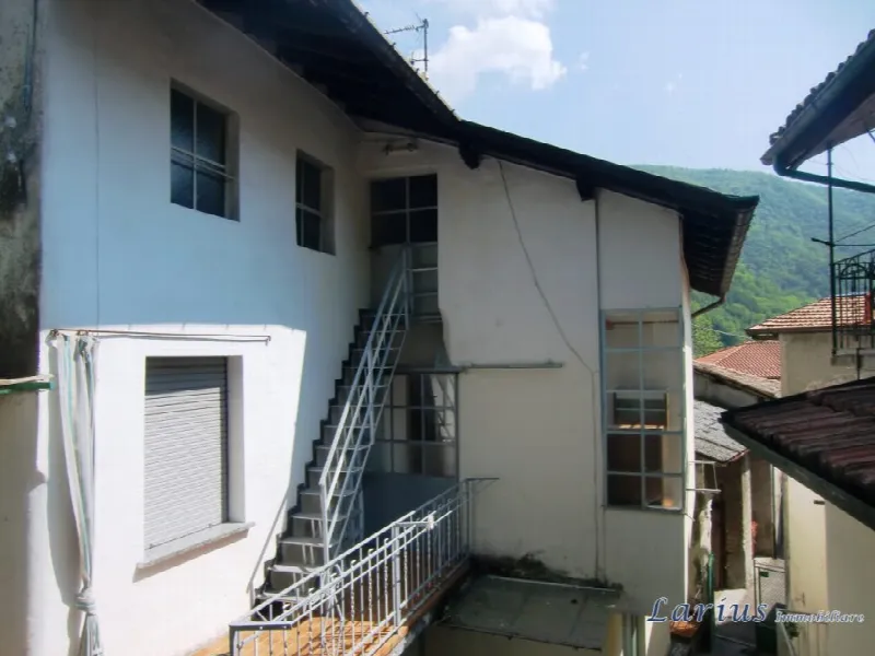 Casa Indipendente in vendita a Valbrona - foto 1