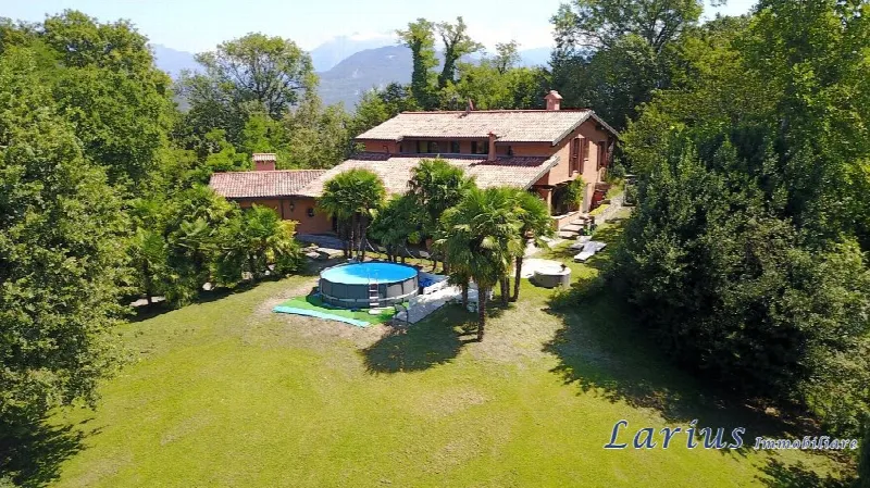 Villa in vendita a Cesana Brianza - foto 1