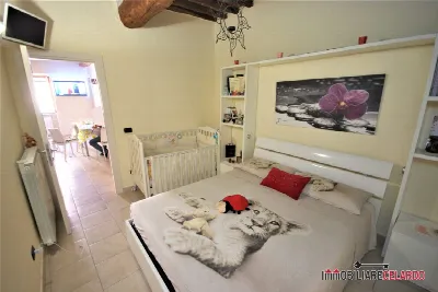 Appartamento in vendita a Colle di Val d'E... - foto 1