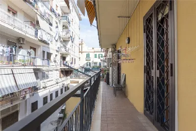 Appartamento in vendita a Napoli, San Carl... - foto 4