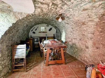 Rustico/Casale in vendita a Zeri - foto 2
