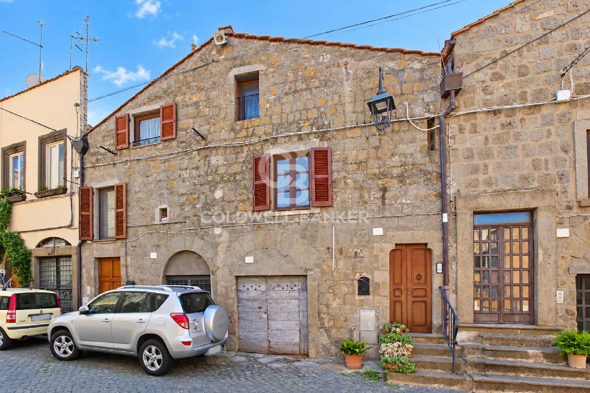 Appartamento in vendita a Viterbo, Centro Storico - foto 3