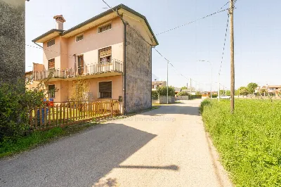 Casa Indipendente a Paese