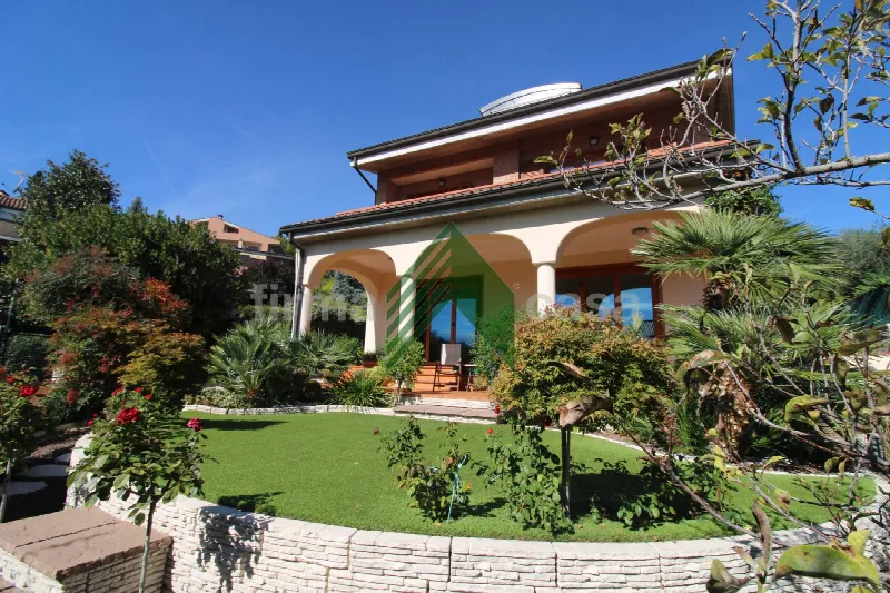 Villa in vendita a Teramo - foto 1