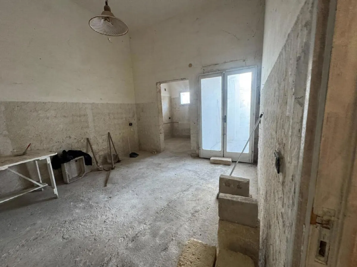Palazzo/Stabile in vendita a Pulsano - foto 3