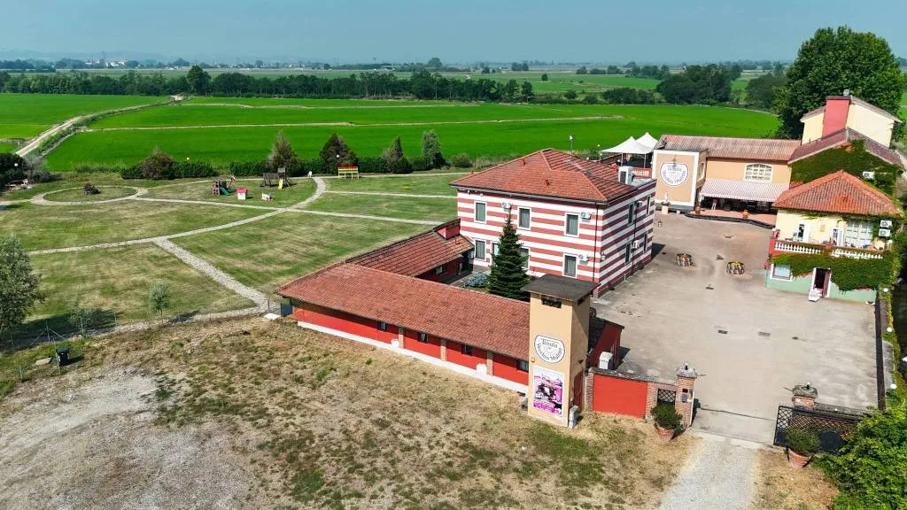 Palazzo/Stabile in vendita a Motta de' Conti - foto 2
