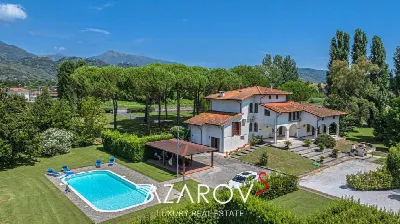 Villa a Pietrasanta