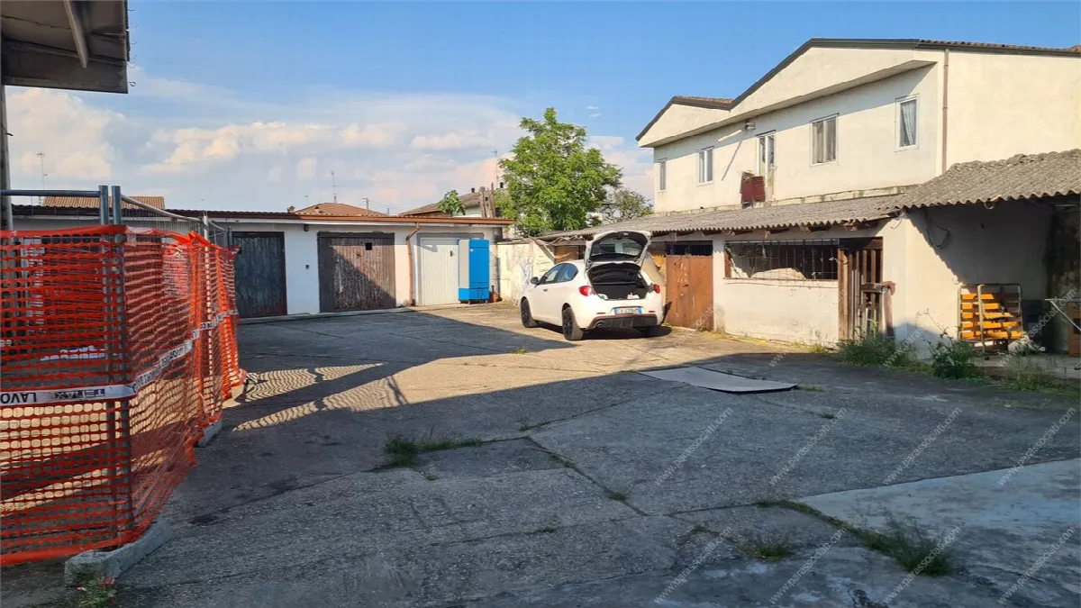 Rustico/Casale in vendita a Mezzana Bigli - foto 2