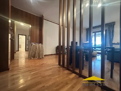 Appartamento in vendita a Massa, Centro, T... - foto 2