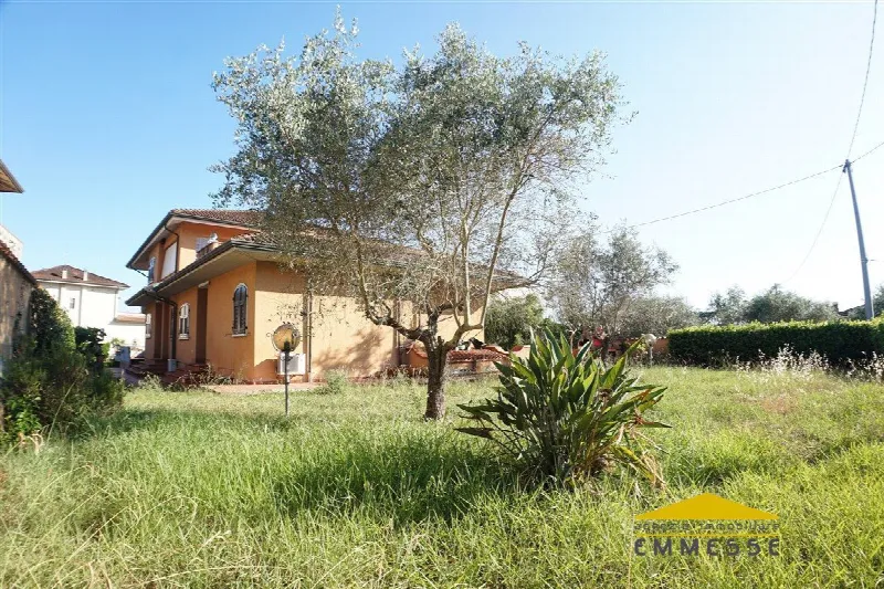 Casa Indipendente in vendita a Carrara, Fontia, Fossola, Fossone - foto 1
