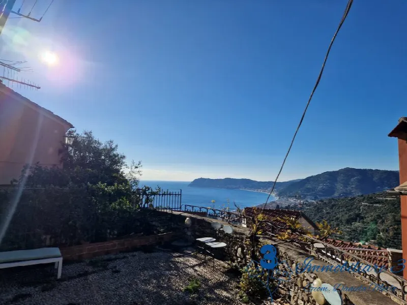 Casa Indipendente in vendita ad Alassio - foto 1