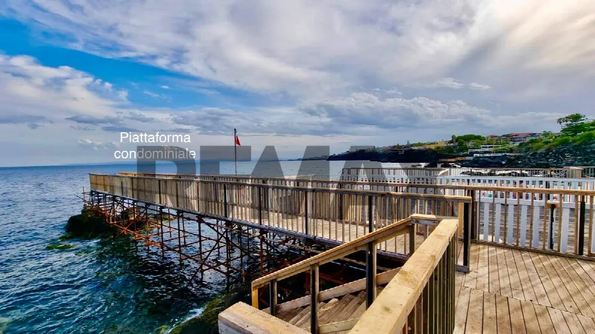 Appartamento in vendita ad Aci Castello - foto 2