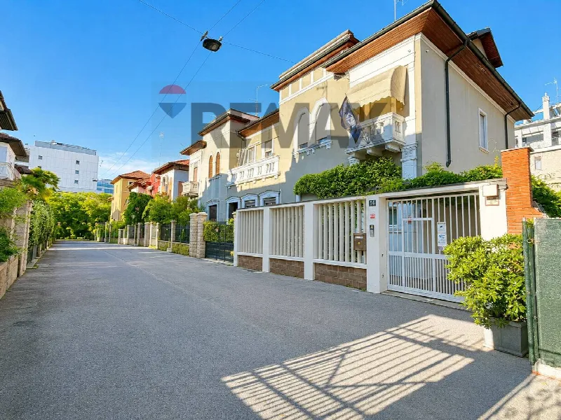 Villa in vendita a Milano, Porta Vittoria, Lodi - foto 1