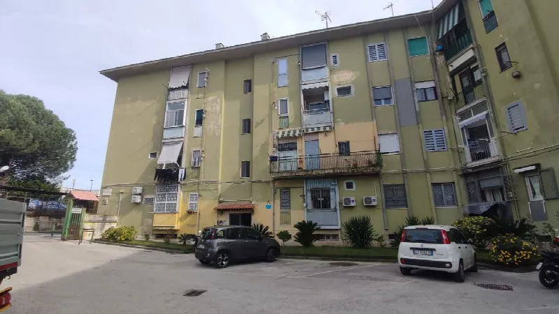 Appartamento in vendita a Napoli, Pianura, Soccavo, Traiano - foto 1