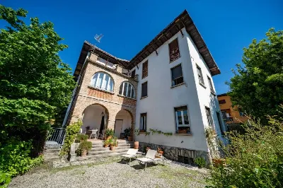 Villa a Erba