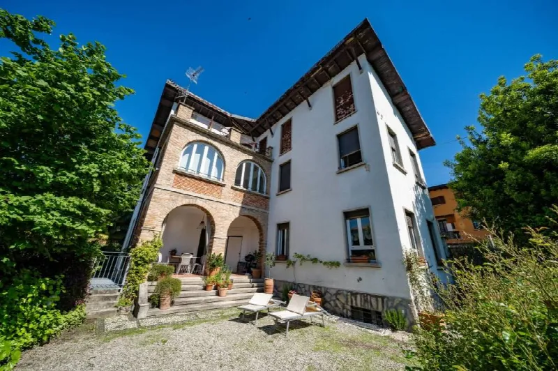 Villa in vendita a Erba - foto 1