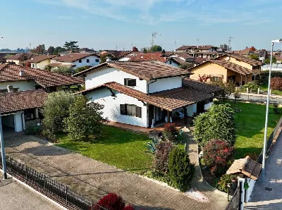 Villa in vendita a Prarolo - foto 1