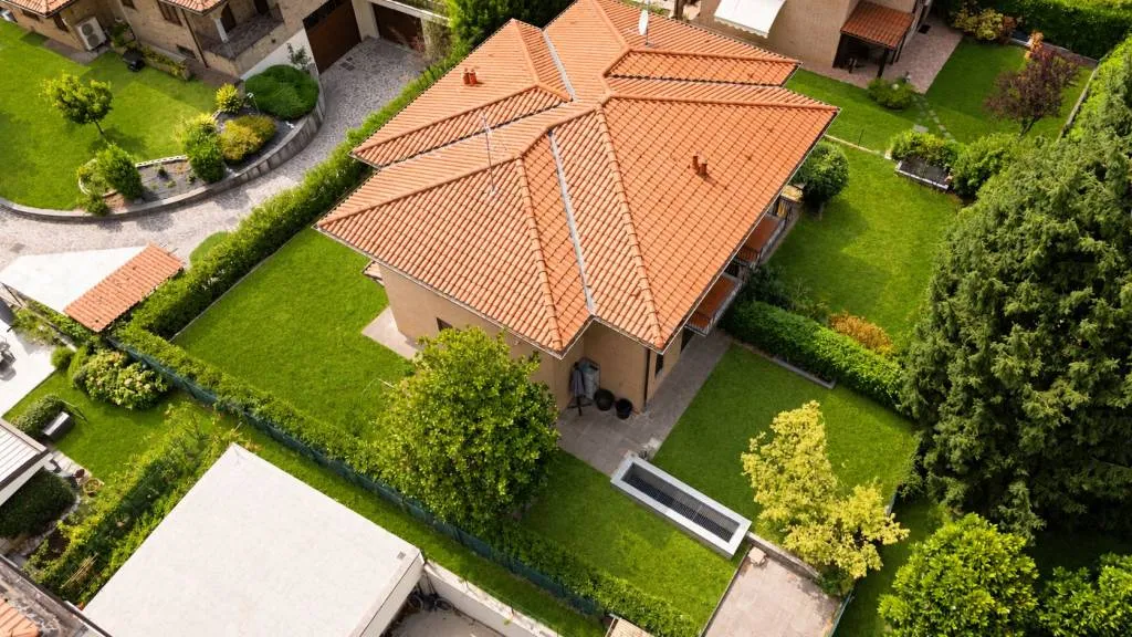 Villa in vendita a Carugo - foto 2