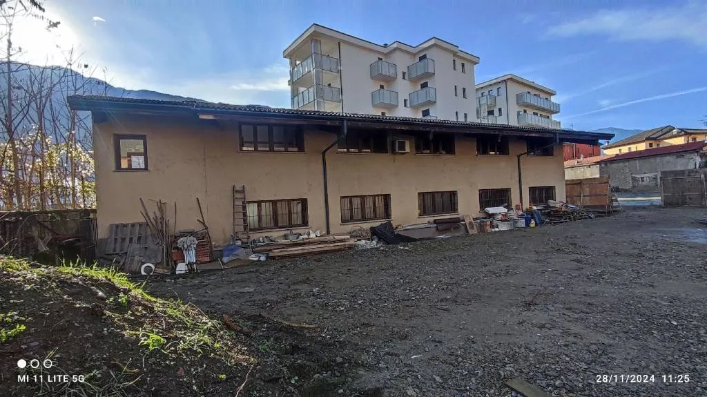 Palazzo/Stabile in vendita a Sondrio - foto 2
