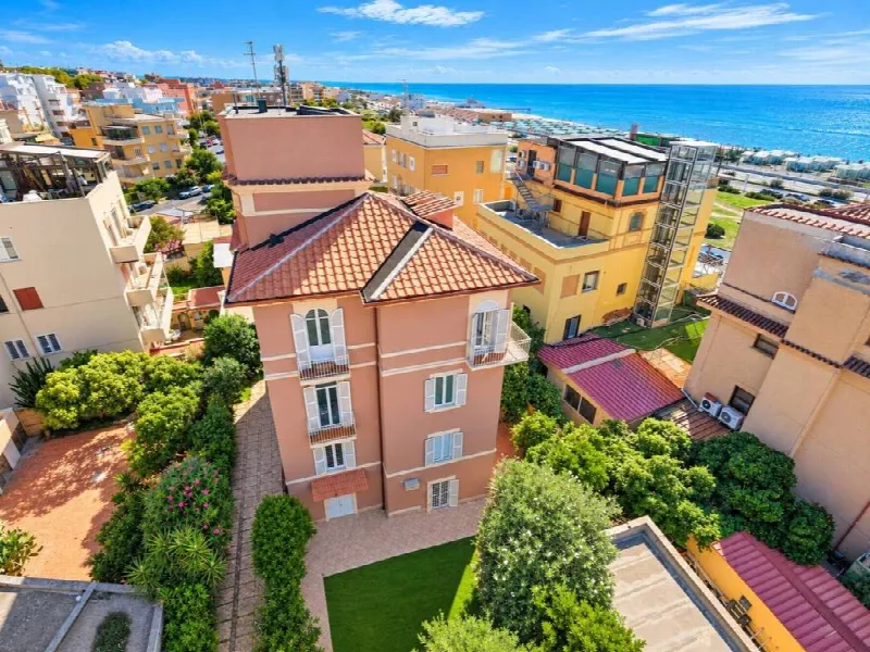 Appartamento in vendita a Roma, Lido Di Ostia, Ostia Antica, Castel Fusano - foto 1