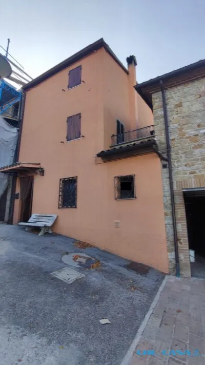 Casa Indipendente in vendita ad Auditore - foto 1