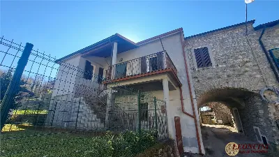 Rustico/Casale in vendita a Villafranca in... - foto 1