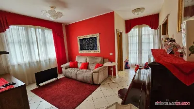 Appartamento in vendita a Colle di Val d'E... - foto 1