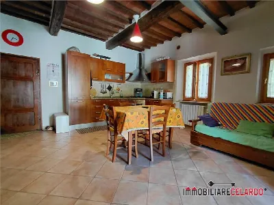 Appartamento in vendita a Colle di Val d'E... - foto 1