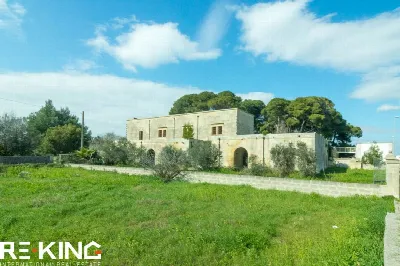 Palazzo/Stabile a Muro Leccese