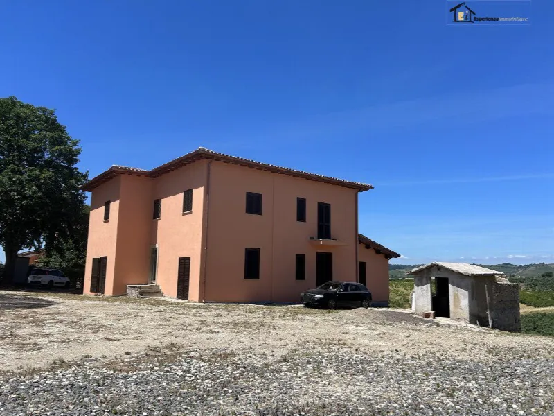 Rustico/Casale in vendita a Montopoli di Sabina - foto 1