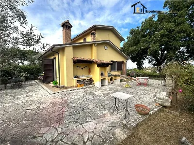 Villa a Calvi dell'Umbria