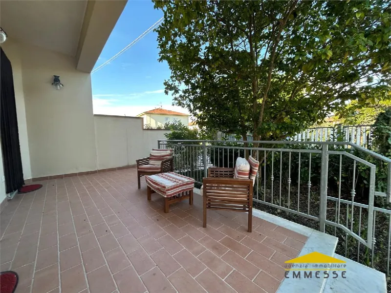 Casa Indipendente in vendita a Massa, Marina Di Massa - foto 1