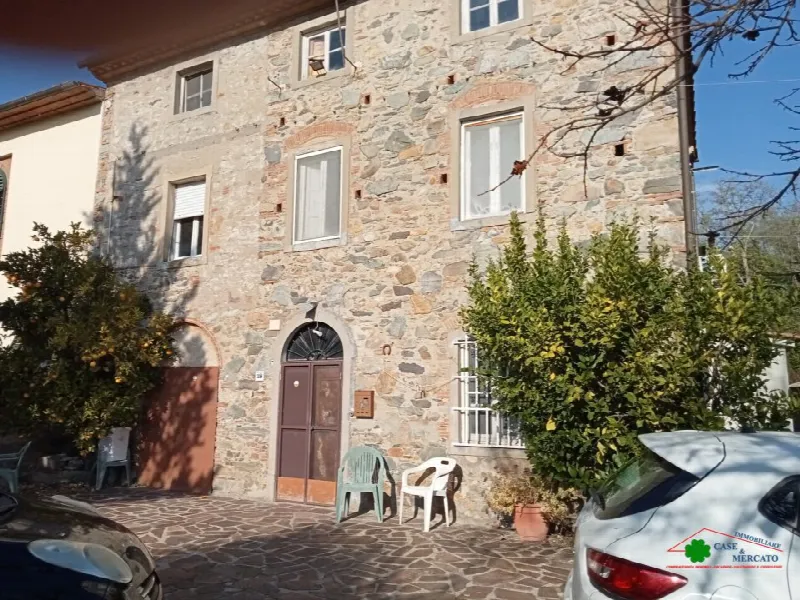 Rustico/Casale in vendita a Capannori - foto 1