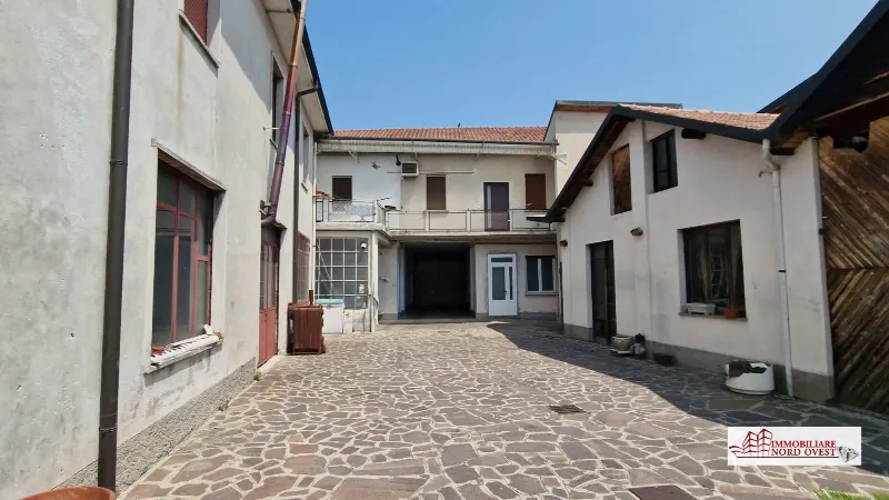 Palazzo/Stabile in vendita a Sedriano - foto 1